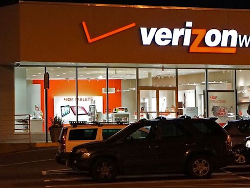 We Wouldn't Be Too Quick To Buy Verizon Communications Inc. (NYSE:VZ) Before It Goes Ex-Dividend