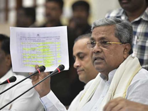 How many plots did former PM H D Deve Gowda's family get from MUDA, asks CM Siddaramaiah