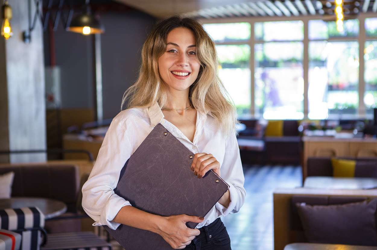 Restaurant Hosts Say These Are The 6 Worst Things You Can Say Or Do To Them