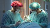 Rechazan realizar trasplante de hígado a mujer; bebió alcohol antes de la cirugía