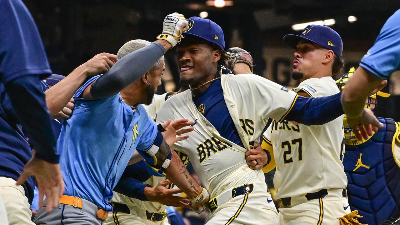 Punches thrown in benches-clearing melee between Brewers, Rays