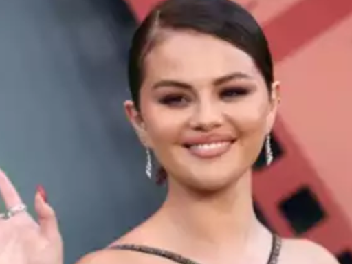 Fans criticize Selena Gomez after her video dancing with a man goes viral, question whether she is still dating Benny Blanco