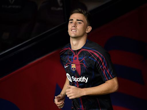 19-year-old Barcelona Golden Boy finally training with the ball again