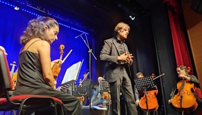 Torrelledó reivindica el valor de la música en el festival de Navia