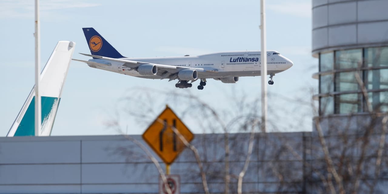 Deutsche Lufthansa suspends flights to Lebanon capital