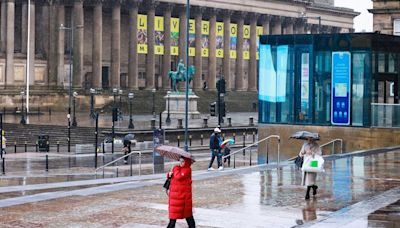 Hour-by-hour weather forecast as yellow weather warning in place