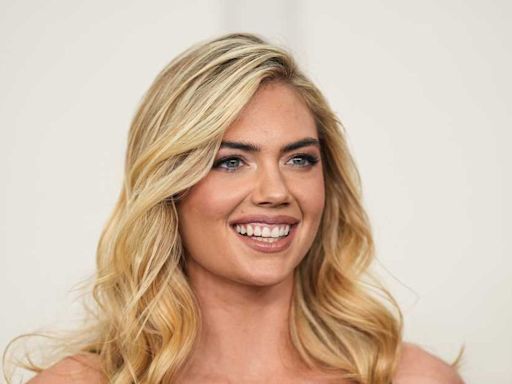 Here's How Kate Upton Trained to Strip Down for Her 'Sports Illustrated Swimsuit' Cover Shoot