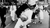 Fact Check: About That So-Called Ban on Iconic 'V-J Day in Times Square' Photo in VA Offices