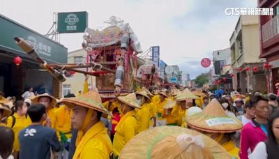 小琉球迎王祭「送王壓軸」將登場 東琉線湧搭船人潮