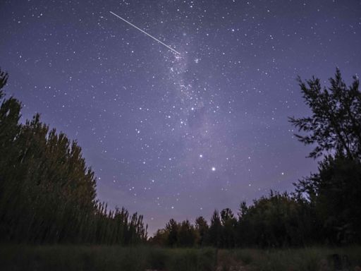 The Draconid Meteor Shower Will Have Peak Viewing Conditions With Up to 10 Shooting Stars Per Hour — and It Starts Tonight