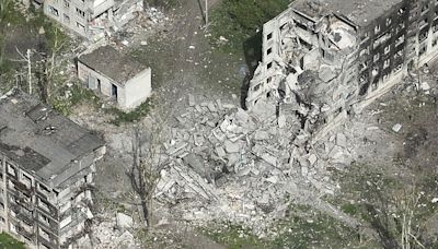 Drone footage shows devastation in Ukraine's strategic eastern city of Chasiv Yar as Russians near | Texarkana Gazette