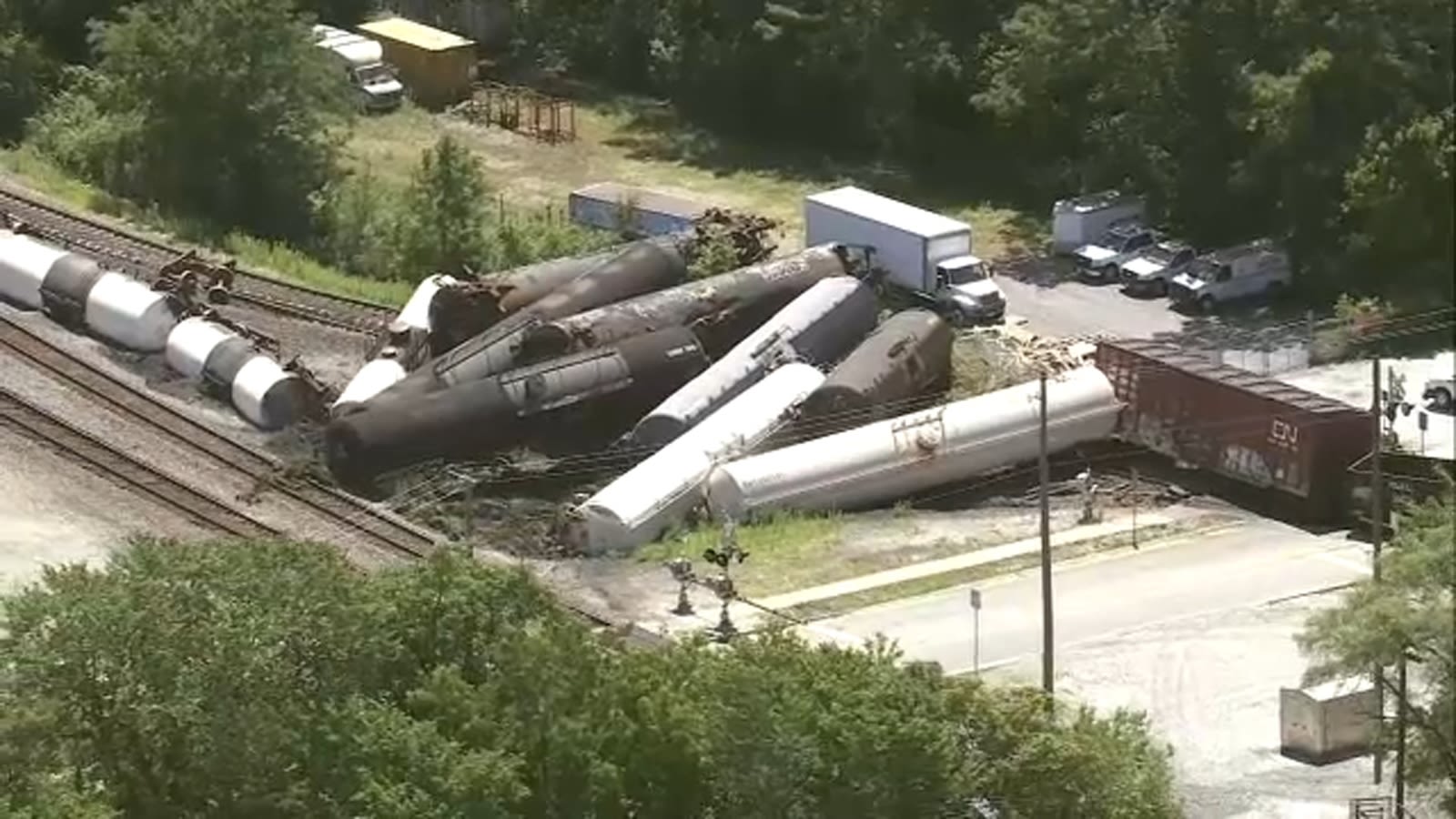 Train derails in Matteson; some evacuations underway as leak under investigation