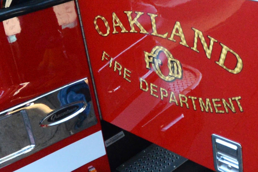 One person killed, 20 displaced in Oakland duplex fire