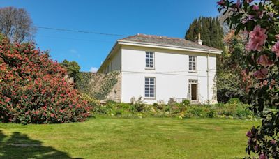 The holiday cottage next to 'glorious beaches' with Royal connection