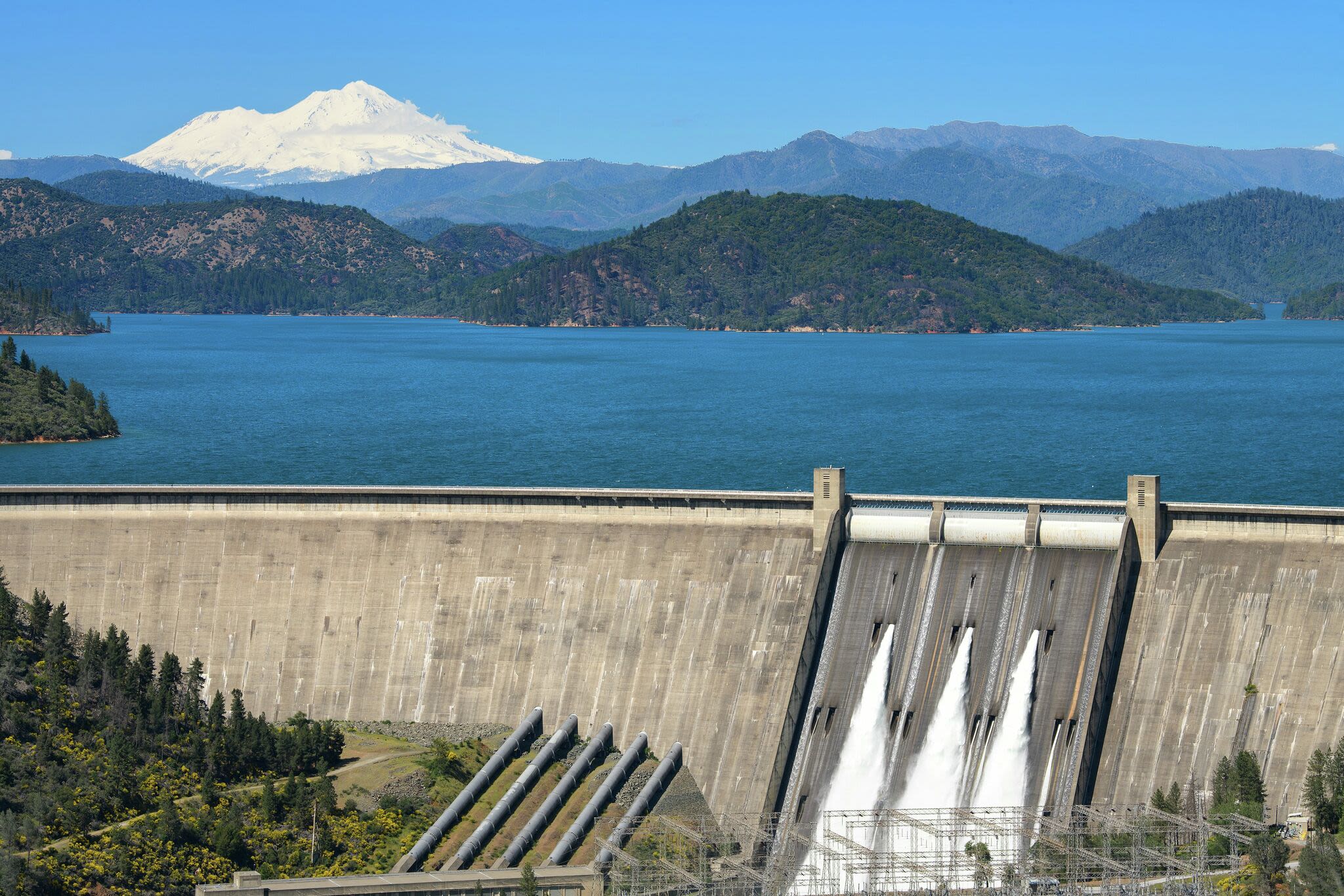 Before-and-after photos show how full California's reservoirs are