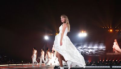 Taylor Swift Gives Nods to Travis Kelce While Singing ‘So High School’