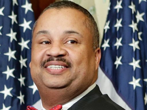 Mourners gather for funeral of late New Jersey Congressman Donald Payne, Jr.