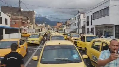 Taxistas volvieron a bloquear calles de Bogotá el miércoles; también protestan en Medellín