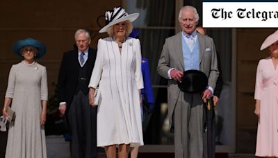 King arrives at Buckingham Palace party an hour before Prince Harry appears at St Paul’s Cathedral