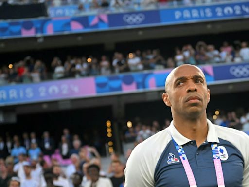 Mascherano vs Henry: luz en la cancha, opacidad en el banco