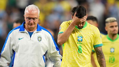 Brasil, eliminado de la Copa América: la imagen viral de Dorival Junior totalmente ignorado por sus jugadores que recorre el mundo