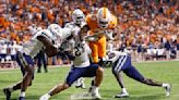 Hyatt's big plays lead No. 15 Tennessee over Akron, 63-6