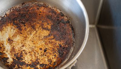 The Soda Trick For Cleaning Burnt Food Off Cookware