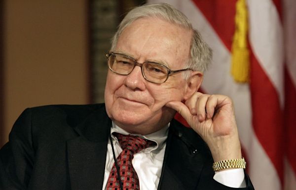 10 Life Lessons From Warren Buffett Every Person in Their 50s Should Hear