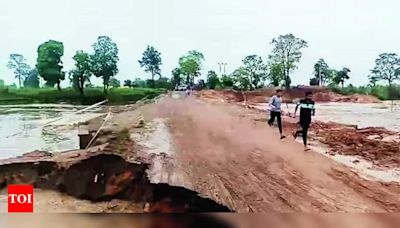 Monsoon floods sweep away diversion road in Gadchiroli | Nagpur News - Times of India