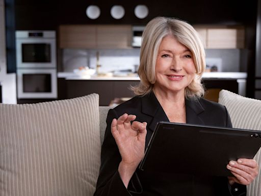 Martha Stewart on A.I., the Secret to the Perfect Marthatini, and More