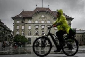 Swiss central bank cuts rate again amid strong franc worries | FOX 28 Spokane