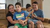 En busca de una terapia génica para la enfermedad ultrarrara de los dos hijos de Queralt: 'Vivimos en estado de alerta'