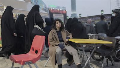 Mujeres arrastradas y agredidas en plena calle en Irán por no llevar pañuelo en la cabeza