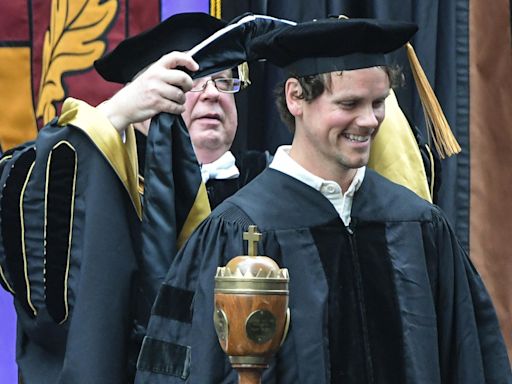 Anderson University alumnus receives honorary doctorate at ceremony, 'impact on our world'