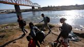 US asylum change aims to speed up some rejections at Mexico border