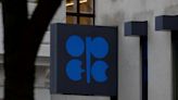 Producción petrolera de la OPEP cae en abril, lastrada por Irán e Irak: sondeo
