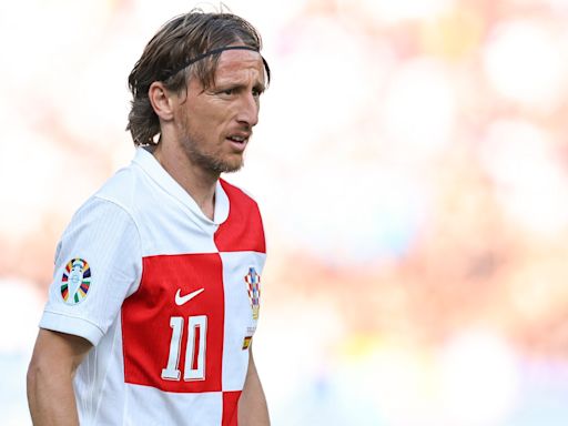 Croatia vs Italy LIVE: Modric fights to avoid early exit against holders