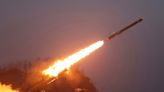 Corea del Norte lanza una decena de misiles balísticos al mar de Japón y aumentan las tensiones - El Diario NY