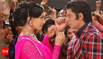 ...Shah Rukh Khan felt like a ‘Stalker Uncle’ during a scene with Deepika Padukone...Om Shanti Om | Hindi Movie News - Times of India