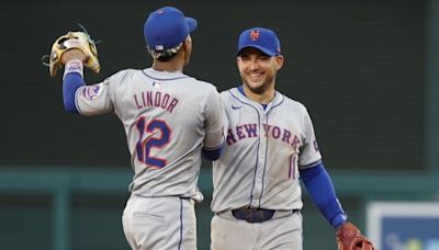 SEE IT: Mets perform ‘OMG’ with Jose Iglesias at Citi Field event