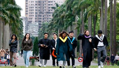 台大新版畢業證書敲定！中文採民國紀年 英文用西元紀年 | 教育 - 太報 TaiSounds