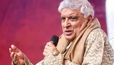 Javed Akhtar Bashes Troll For 'Son of Gaddar' Remark, Calls Himself a 'Proud Indian'