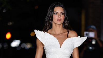 Kendall Jenner Walks Barefoot Around the Louvre (No, Really) in the Dreamiest Date-Night Dress