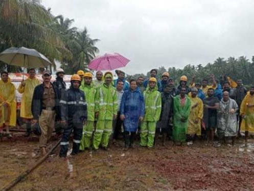 Mangaluru: HPCL Surathkal contractors risk lives, empty gas tanker swept away in Ankola landslide