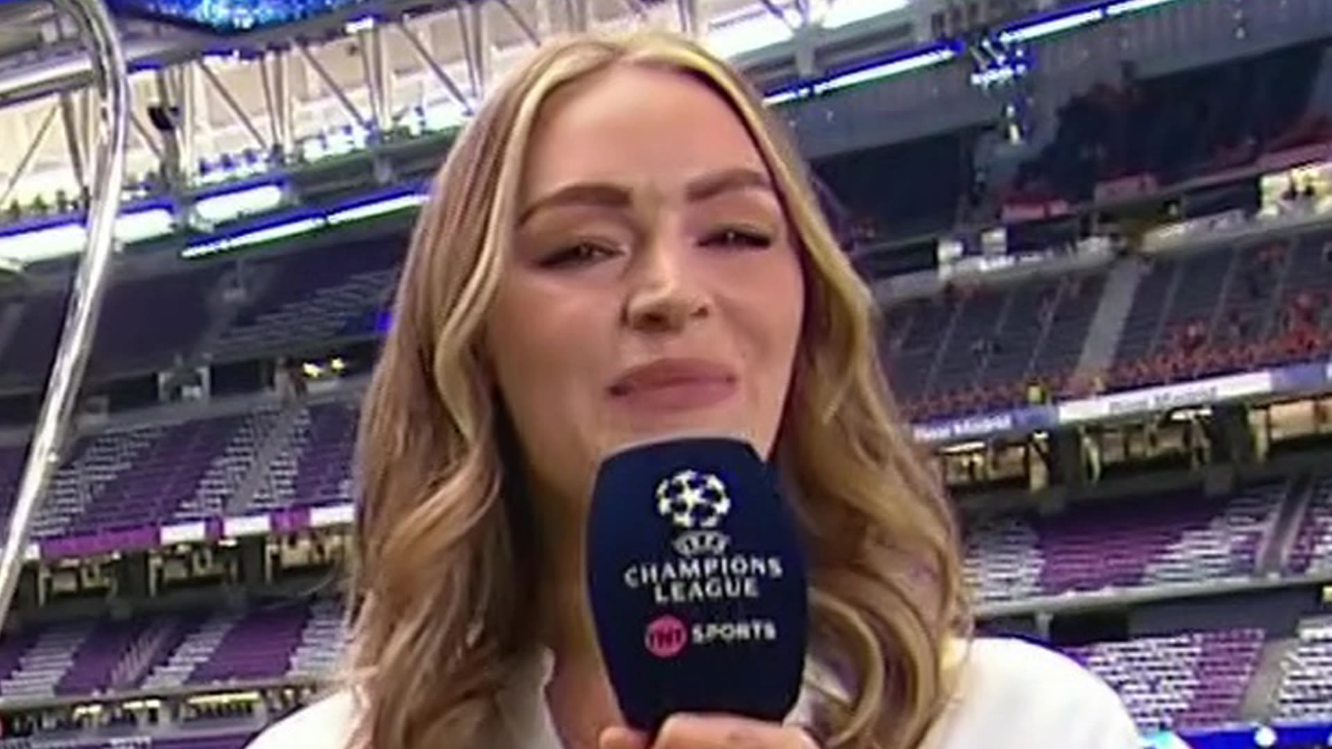 Laura Woods wows fans in 'spectacular outfit' live on TNT Sports