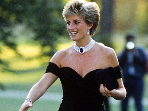 Se subasta una impresionante colección de vestidos y objetos de la princesa Diana en Los Ángeles