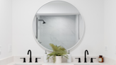 Here's How to Properly Clean a Mirror