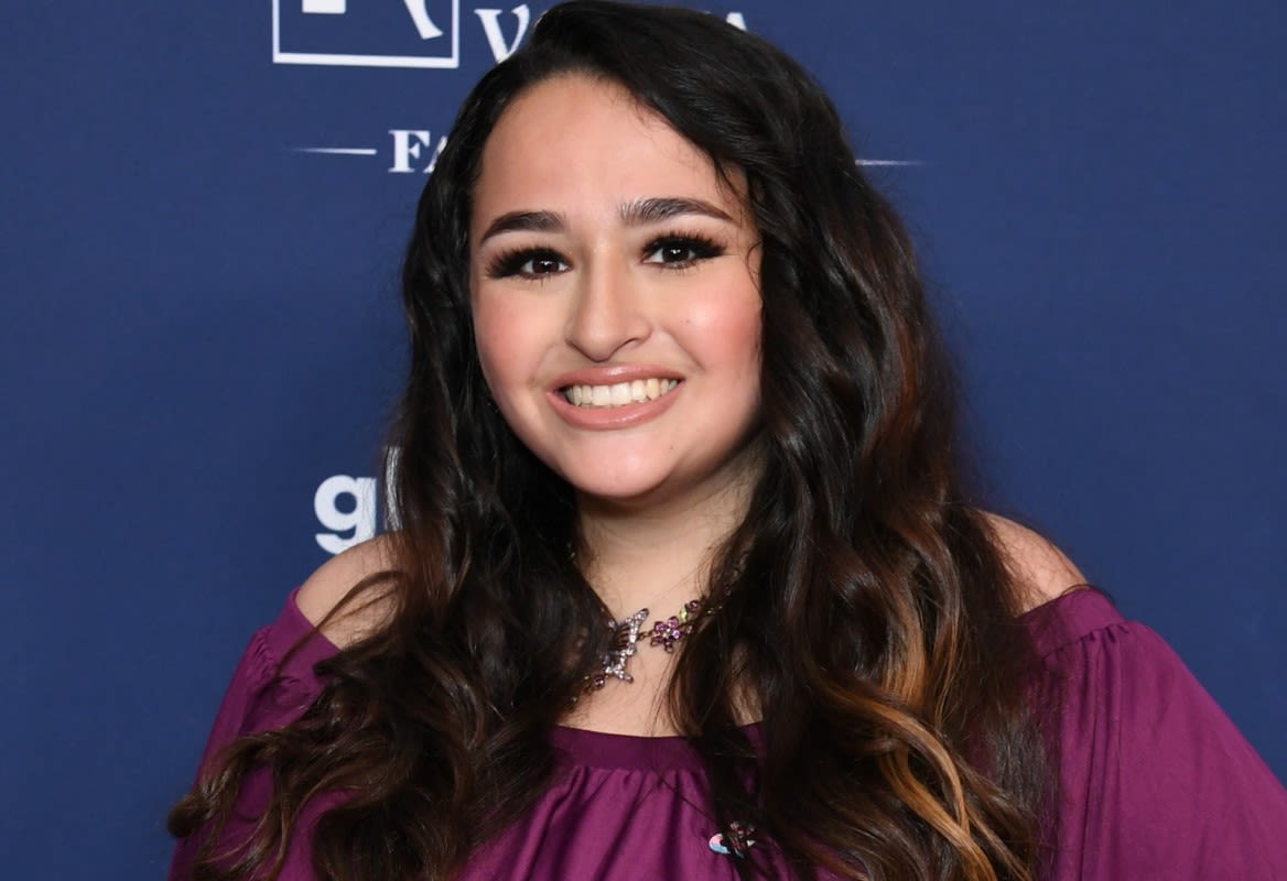 Jazz Jennings Looks 'Absolutely Stunning' in New Swimsuit Photos Amid Weight Loss Journey