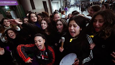 Ni Una Menos: Miles de mujeres marchan contra el retroceso en políticas de género del Gobierno de Milei