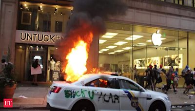 Mob attacks police cars amid Philadelphia street races, Elon Musk jokes 'looks like a scene from Joker'